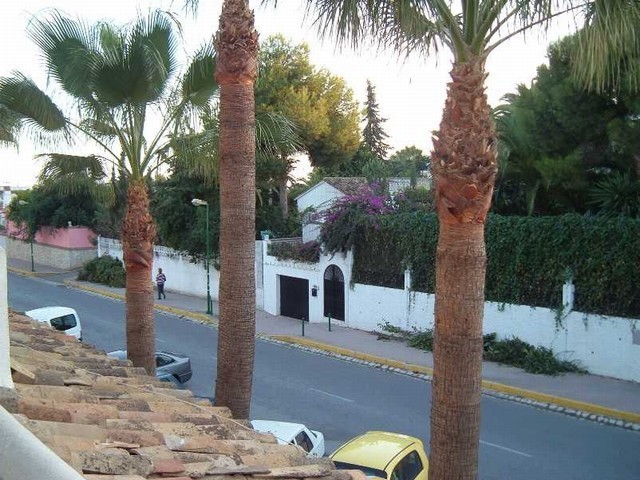 2 Bed Apartment for sale in Calahonda - 2