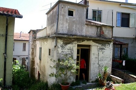 Small house in a stunning location with..