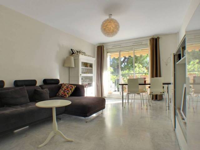 2 bedroom 70m2 on Bd Napeleon 3 with..