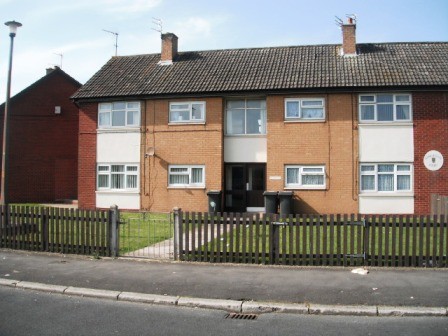 Over 40's 1 bedroom upper floor flat to..