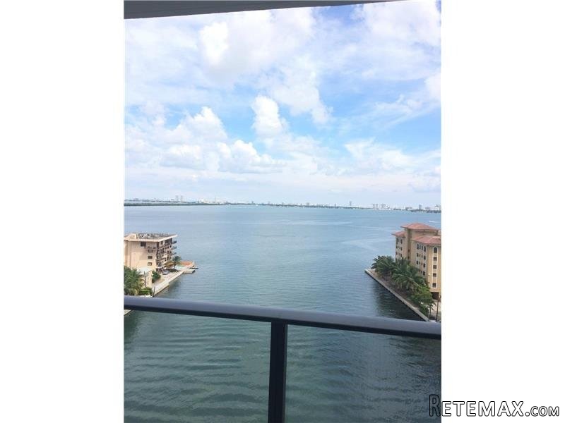 2 bedroom Flat For Sale: 460 NE 28 St #..