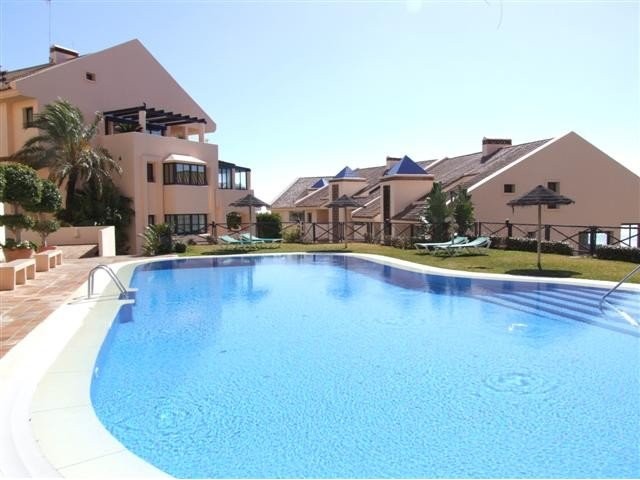 1 Bed Apartment for sale in Calahonda