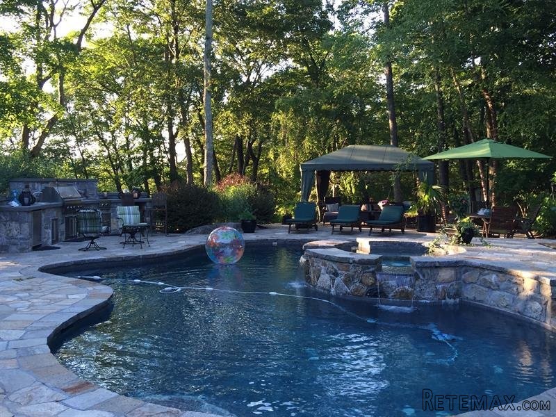 5 bedroom House For Sale: 14 Adams Lane.. - 2