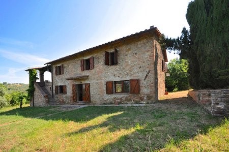 Umbrian Farmhouse With Beautiful Loggia