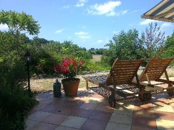 2 bed cottage with views, land and pool! - 2
