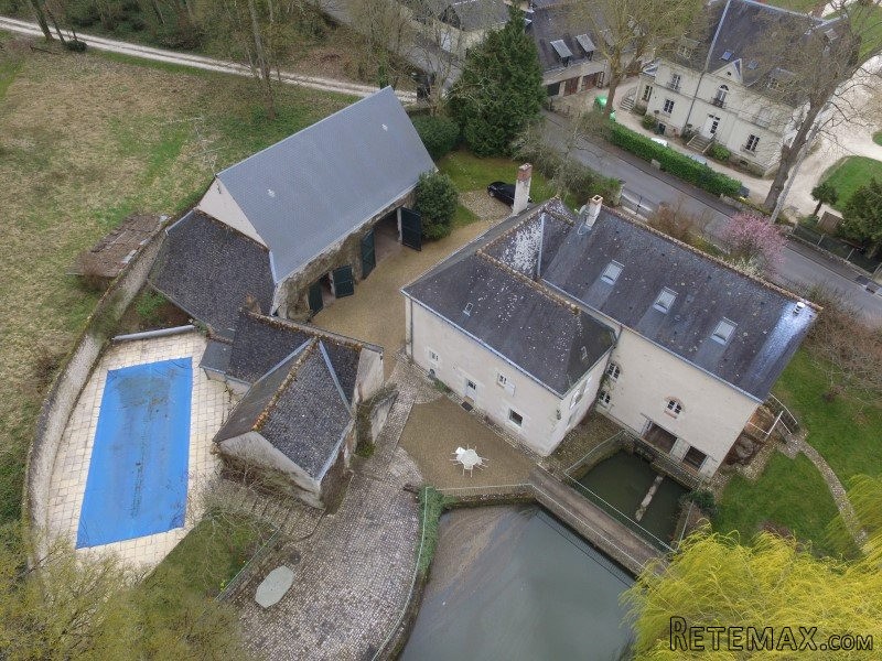 Stunning Home A Stones Throw From Tours - 2