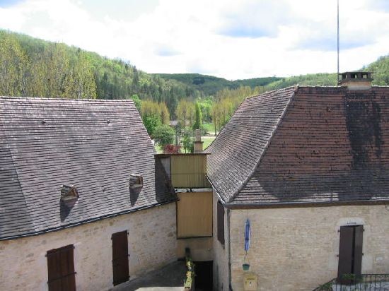 4 Bedrooms Stone Built Village House - 2