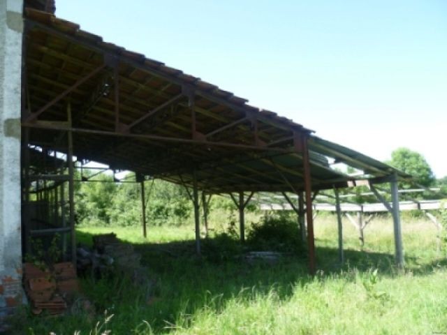 Farmhouse With 2 Barns To Renovate - 2