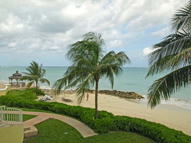 Apartment/townhouse - The only 5 bed..