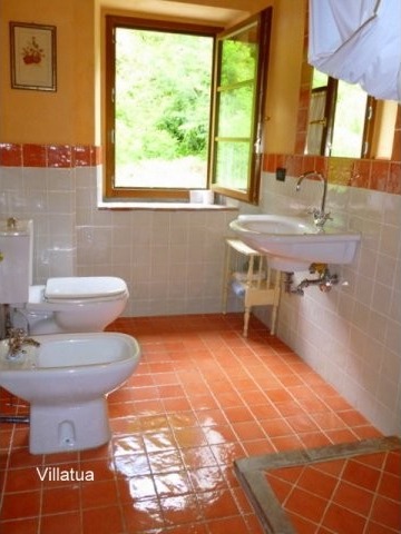 Country/farmhouse - For Sale -.. - 2