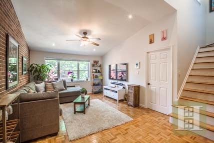 2 bedroom Apartment For Sale: 111..