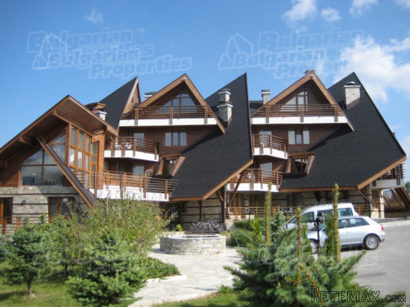 Furnished 3-Bedroom Apartment Near Golf..