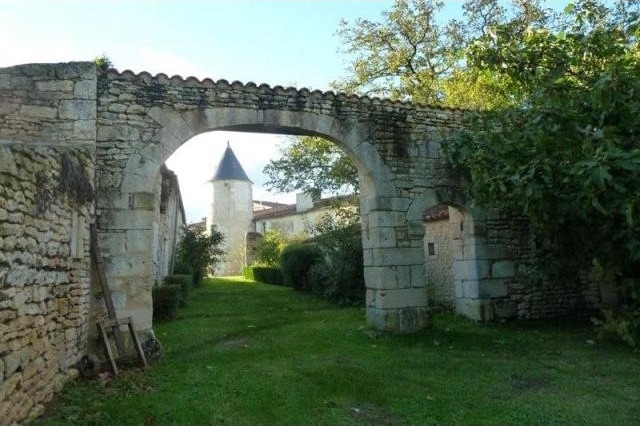 21 bedroom Castle For Sale: 17100.. - 2