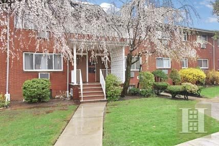 4 bedroom Apartment For Sale: 1319..