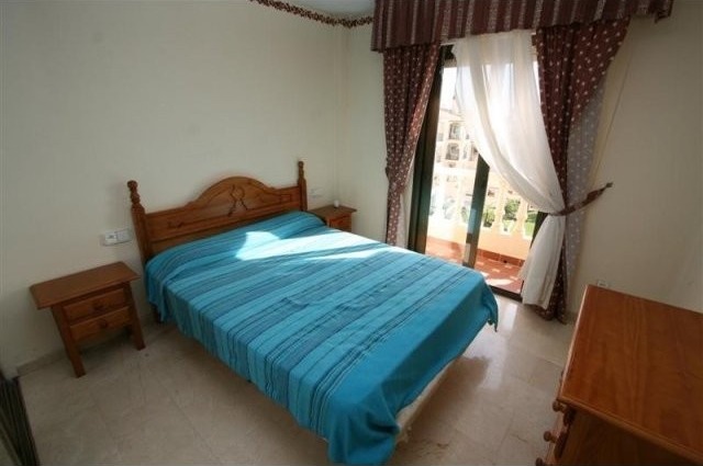 Apartment - Nice South-facing top floor.. - 2