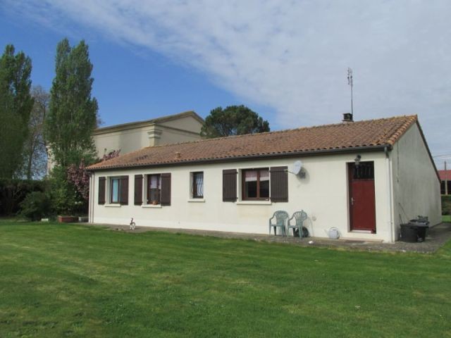 Detached Bungalow With Large Garden - 2