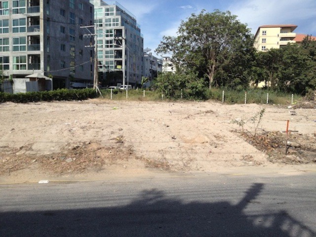 Pratumnak Corner Land Plot for..