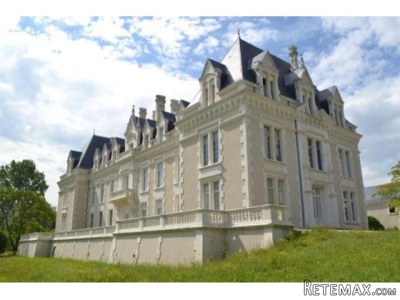 Castle For Sale: 16000 COGNAC