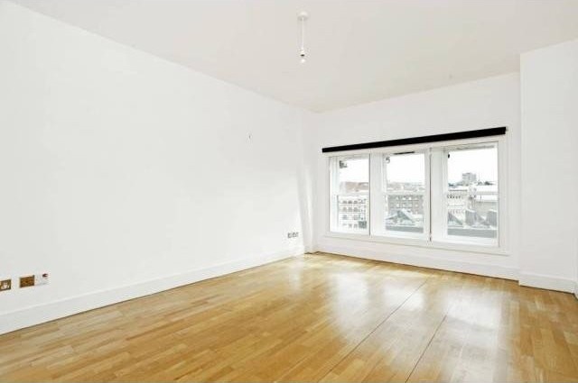 Farringdon Road, London EC1M