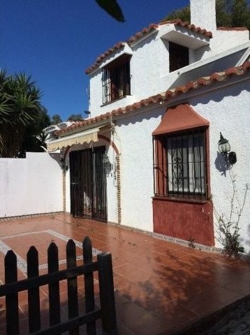2 Bed Town House for sale in Calahonda - 2
