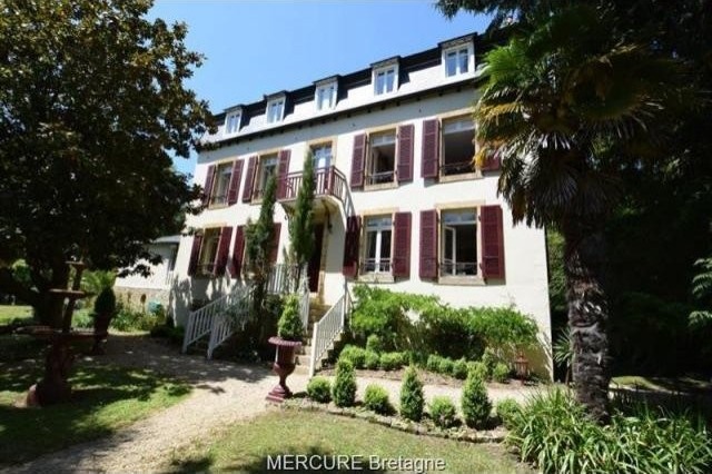 7 bedroom Manor House For Sale: 29460..