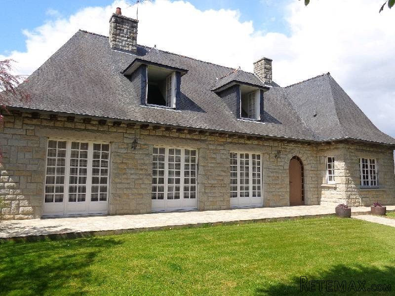 6 Bedroom Quality Detached House