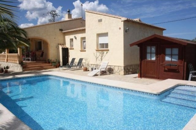 3 Bedrooms - Villa - Alicante - For Sale