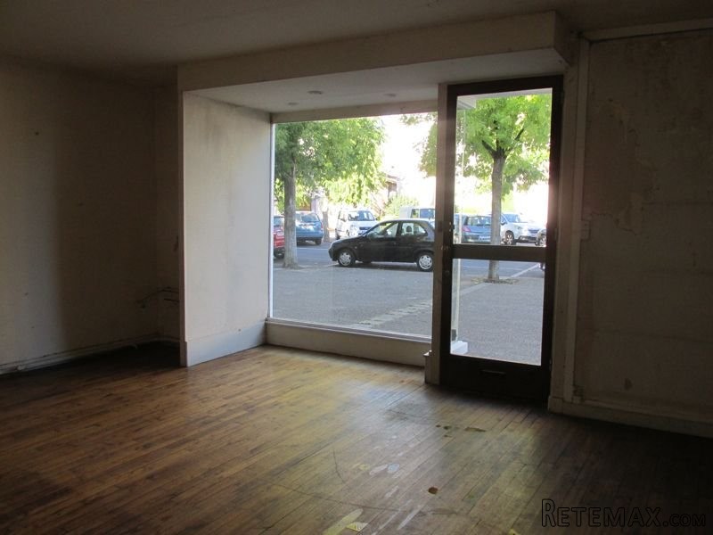Former Shop And Living Accommodation To.. - 2