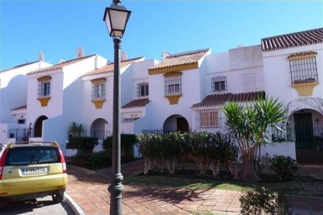 3 bedroom town house for sale