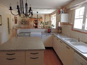 This 4 Bedroom Detached 1970's Style.. - 2