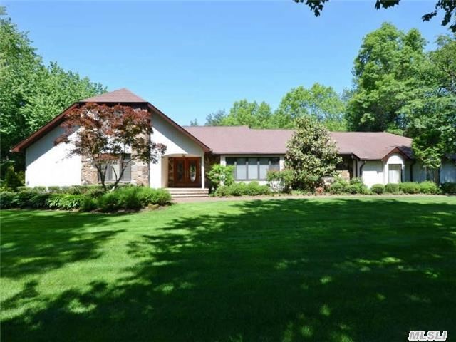 300 Annandale Dr Oyster Bay Cove, NY.. - 2