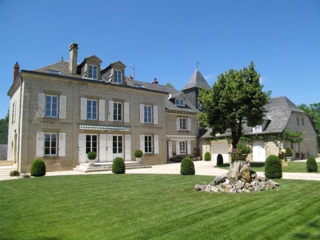 6 bedroom House For Sale: 19600 CORREZE