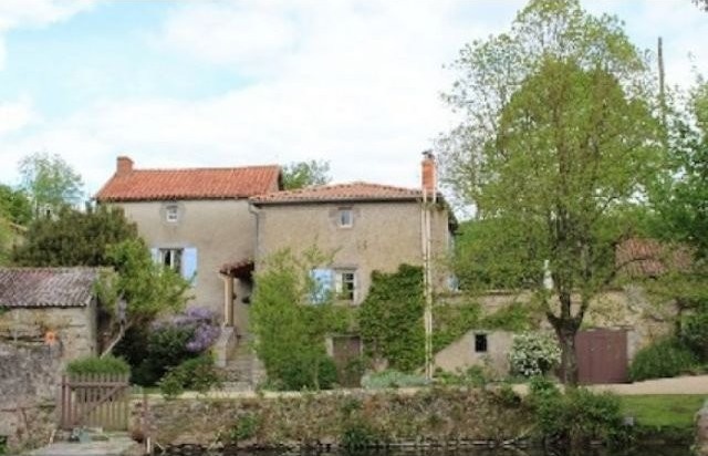 Superb House & Guest Gite by River
