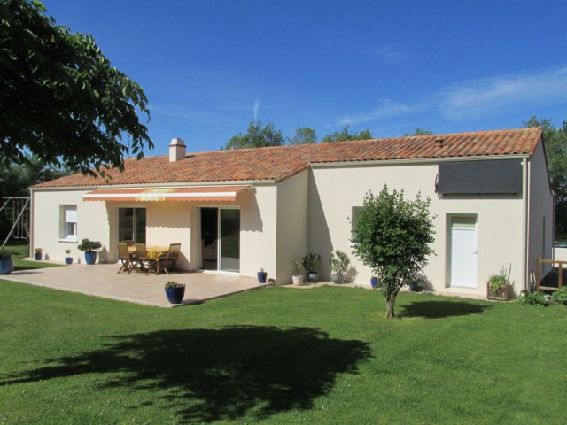 Detached Bugalow With Super Garden