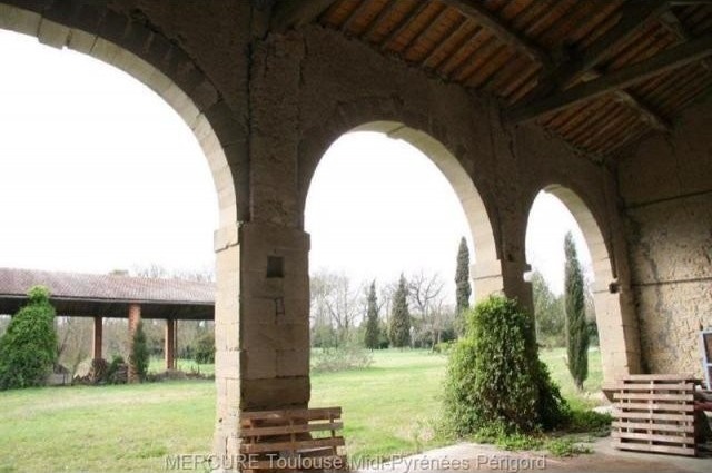 6 bedroom House For Sale: 11000 AUDE - 2