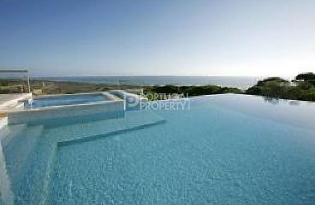 Variety of Plots located in Vale do Lobo - 2