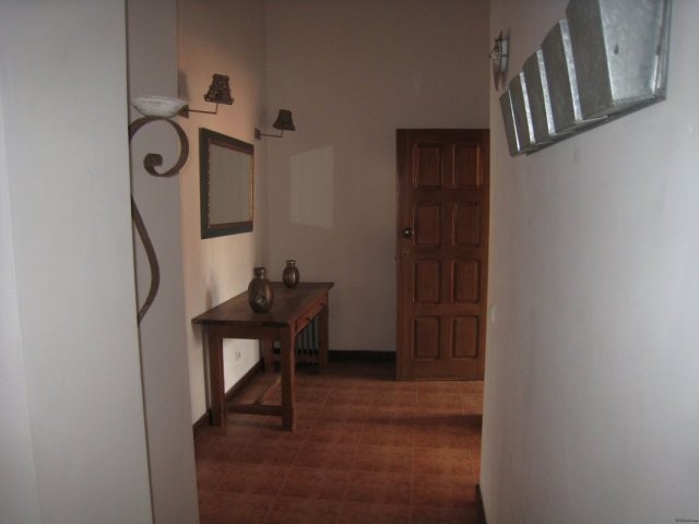 Two bedroom apartment in centre of town - 2