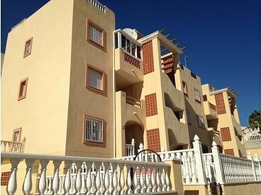 REDUCED TO SELL 2 BEDROOM APARTMENT
