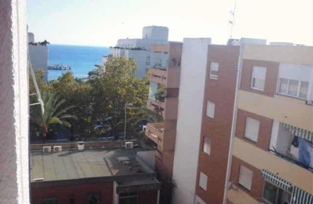 Apartment - A must see bargain! 3 bed..