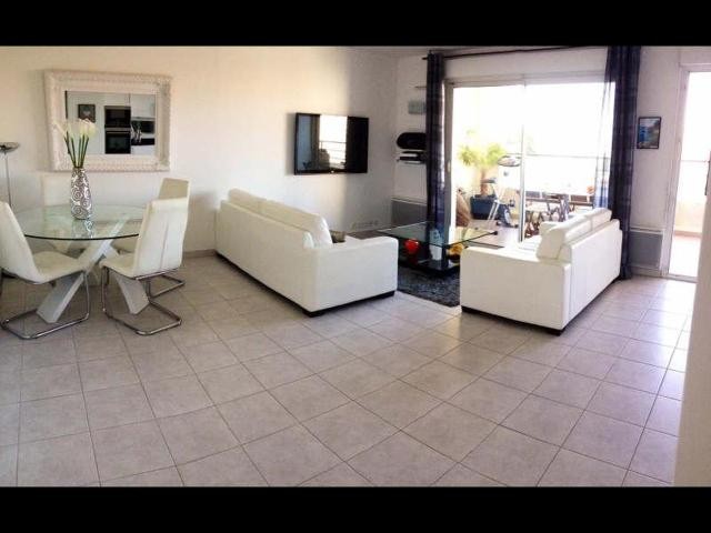 Cute two bed in Vauban