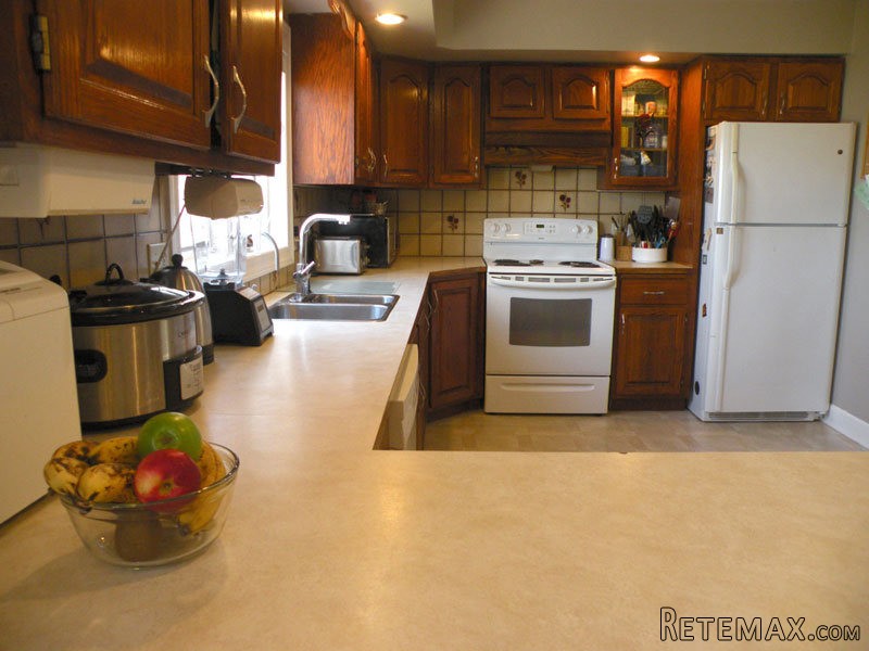 4 bedroom House For Sale: 38 Guy Street.. - 2