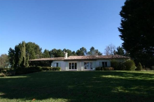 5 bedroom Character For Sale: 33000..