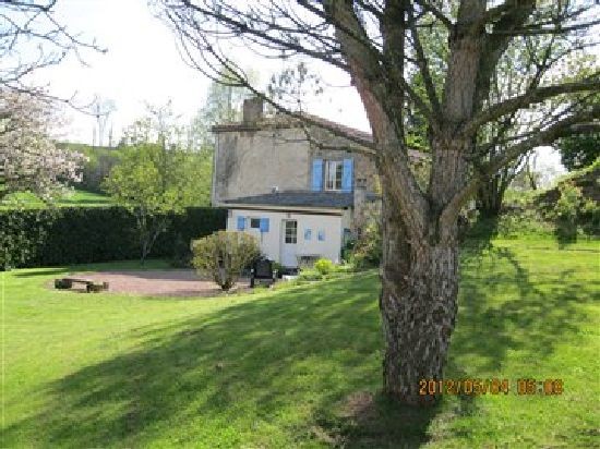 3 Bedroom House in Countryside - 2