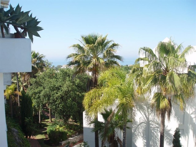 2 Bed Apartment for sale in Marbella