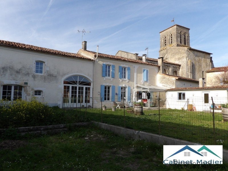 Well Renovated Villa With Garden And..