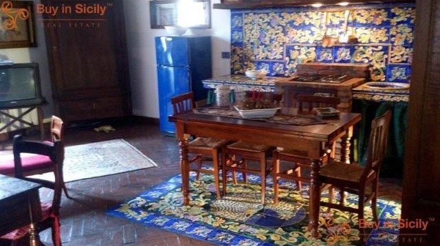 2 bedroom Apartment For Sale: Via..