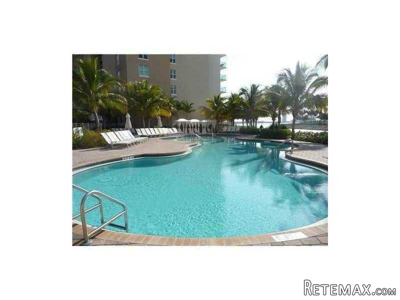 2 bedroom Flat For Sale: 3330 NE 190 ST.. - 2