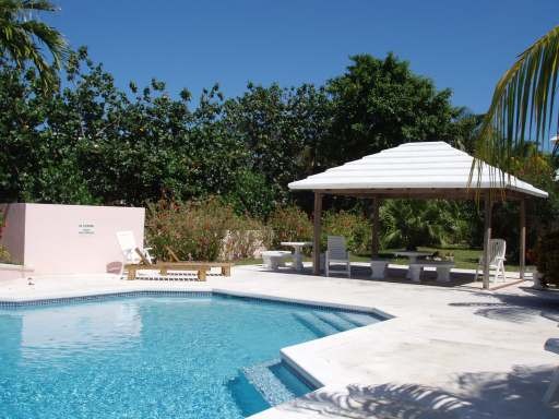 Apartment/townhouse - SEAPOINTE..