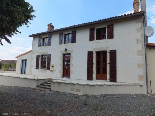 Renovated 2 bed stone house with heated..