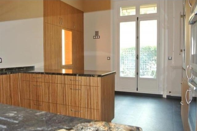 4 bedroom Flat For Sale: 75116 PARIS - 2